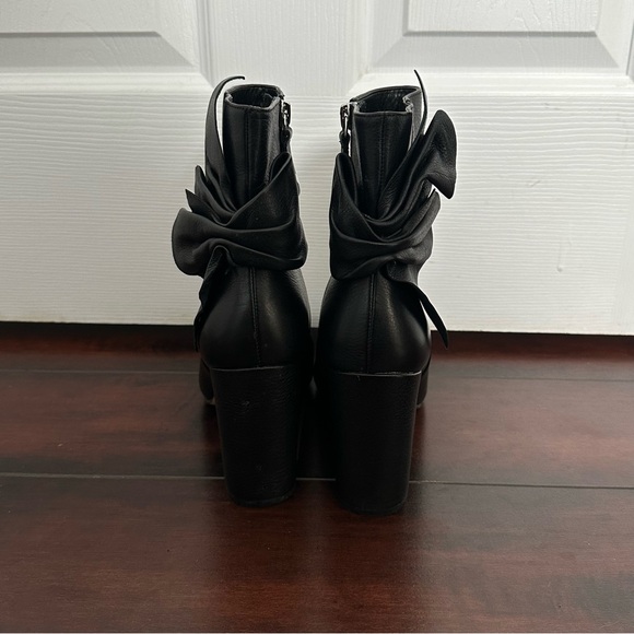 Size 8.5 Joyce Azria Black Bow Detail Block Heel Boots Booties - Picture 4 of 8